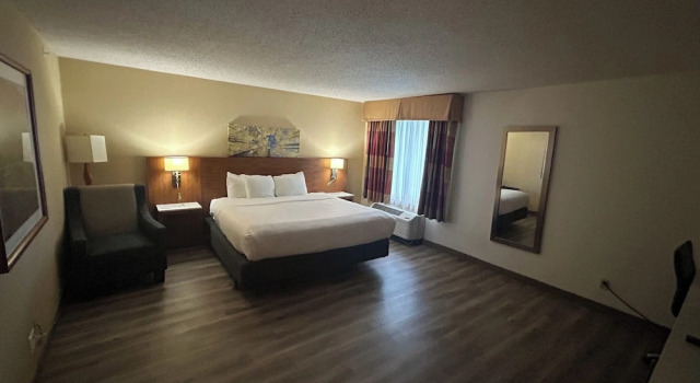 Двухместный номер Standard с видом на бассейн Quality Inn and Conference Center Greeley Downtown
