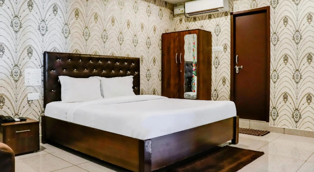 Люкс Classic Capital O 84419 Hotel Ss Park