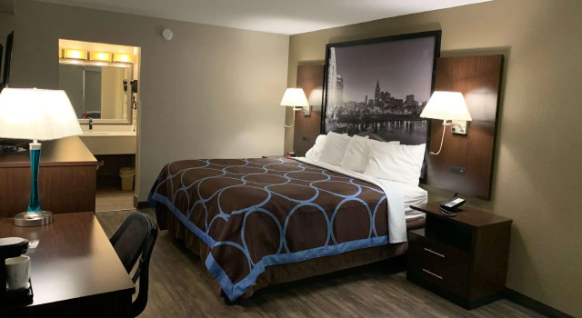 Двухместный номер Standard Super 8 by Wyndham Cookeville, TN