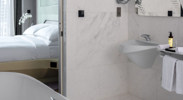 Номер Standard c 1 комнатой с видом на Бурдж-Халифа ME by Meliá Dubai Residences