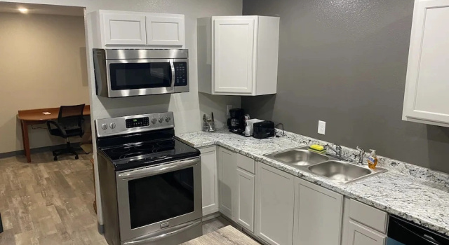 Люкс Luxury Ozark Inn & Suites