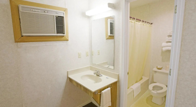 Четырёхместный номер Standard Americas Best Value Inn - Jonesville