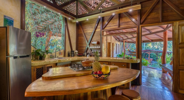 Люкс Luxury с 3 комнатами с видом на сад Tree House Beachfront Lodge