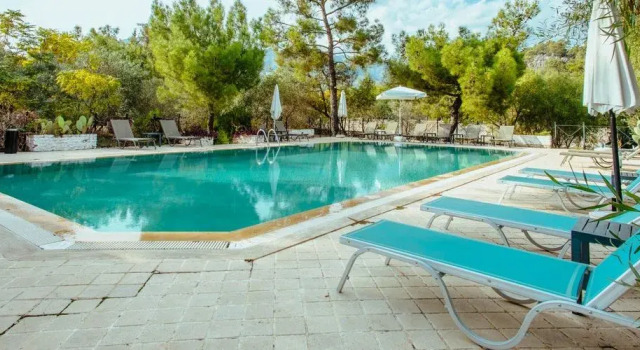 Eski Yeni Tatil Evi