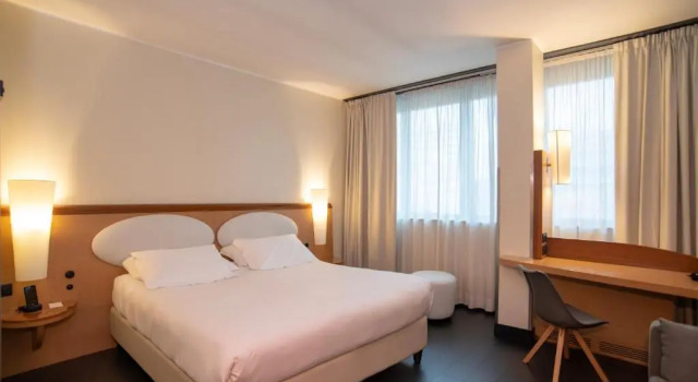 Полулюкс Mercure Roma West