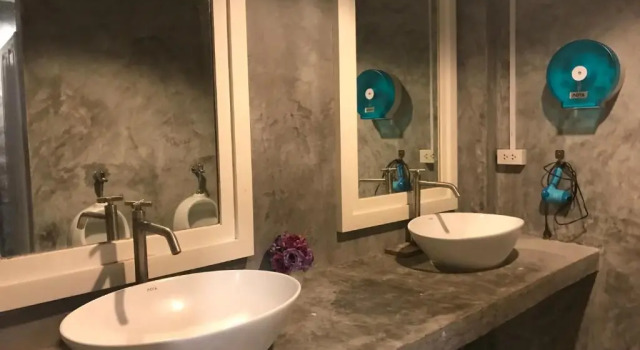 Кровать в общем номере Hub of Joys Hostel
