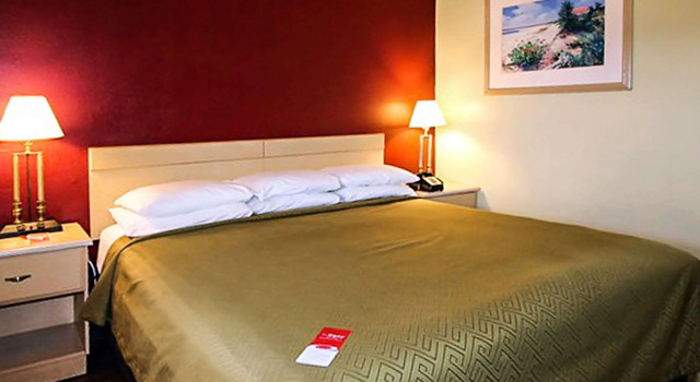 Econo Lodge Inn & Suites Maingate Central, Забронировать Отель Отели Киссимми с завтраком, рядом с Kissimmee Go-Karts, Завтраки