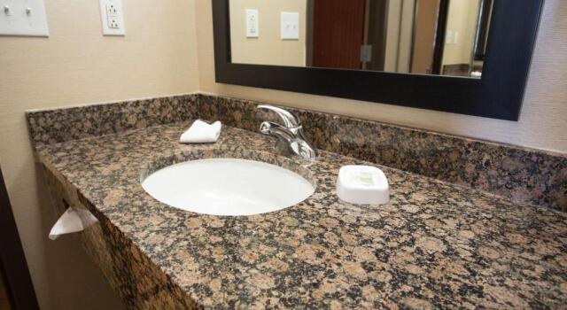 Номер Superior Drury Inn & Suites Springfield MO