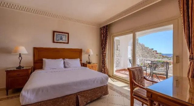 Двухместный номер Standard с балконом и seafront Continental Plaza Beach Resort (Ex. Inter Plaza Beach)