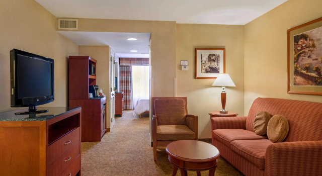 Двухместный полулюкс Hilton Garden Inn Cleveland East / Mayfield Village