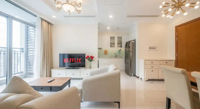 Апартаменты Deluxe с 2 комнатами с балконом и с видом на город Vinhomes Central Park Riverside Elegance