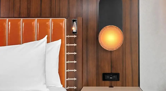Номер Standard The Godfrey Detroit, Curio Collection By Hilton