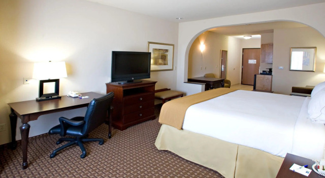 Двухместный номер Standard Holiday Inn Express Hotel and Suites Kingsville by IHG