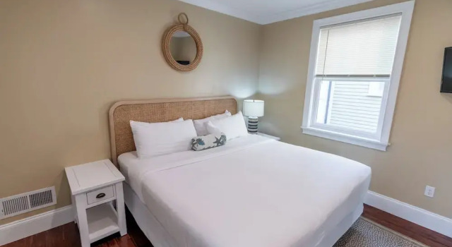 Апартаменты Luxury с 3 комнатами с балконом и с видом на город The Newport Lofts - 543 Thames Street