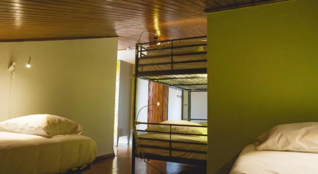 Кровать в общем номере Help Yourself Hostels - Carcavelos Coast