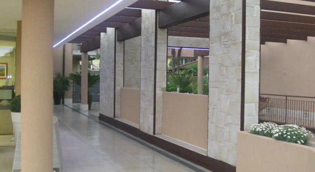 Residence La Margherita, Забронировать Отель Отели Лацизе с бассейном, Бассейн