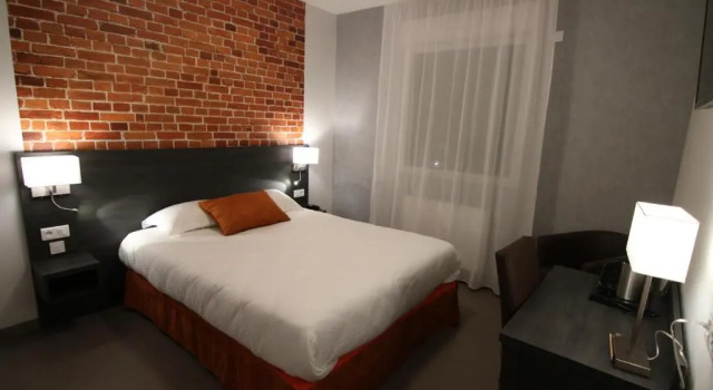 Двухместный номер Standard Logis Hôtel - La Chambre dAmiens