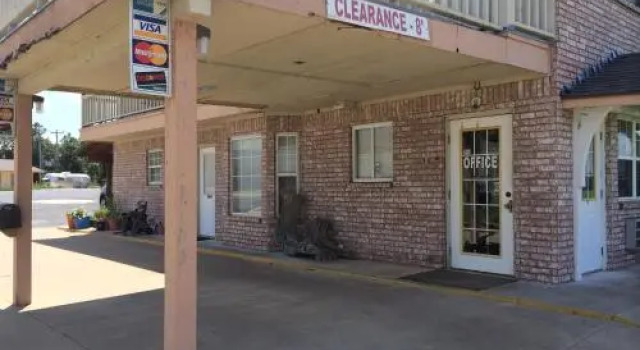 Lake Shore Motel, Book Motel Mannford Oklahoma