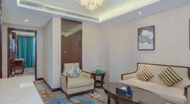 Люкс Executive Four Seasons Goldensun Hotel