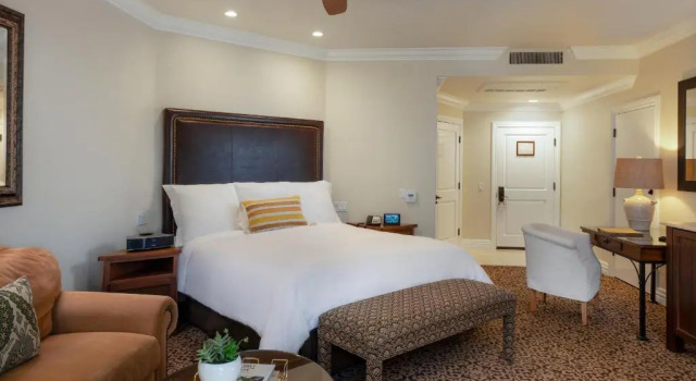 Люкс Westlake Village Inn