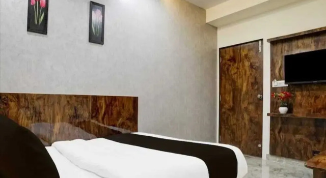 Hotel Shubham Inn Thaltej Ahmedabad, Забронировать Отель Отели Тальтедж с парковкой, Парковка