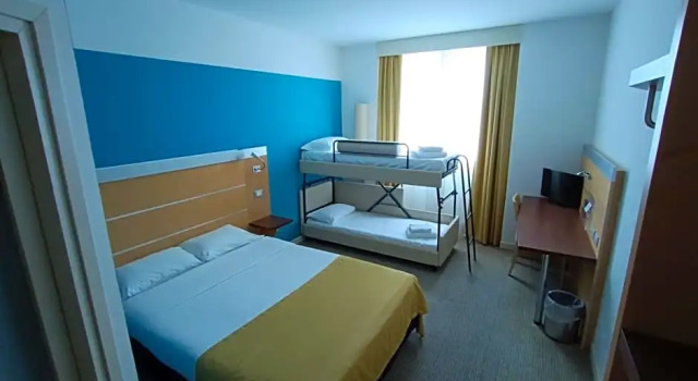 Четырёхместный номер Standard Meditur Hotel Udine Nord