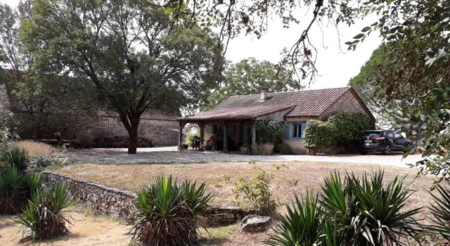 La Petite Grange, Book Hotel Hoteller i Saint-Martin-Labouval med pool, Swimmingpool