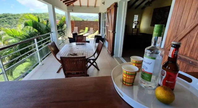 972D3 - Villa Tamarin 240m2 vue panoramique, Varaa Villa Mökit kohteessa Fort-de-France, Mökki