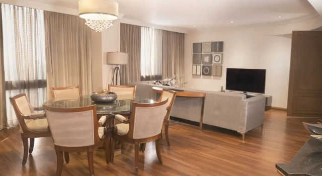 Двухместный люкс Presidential Crowne Plaza Hotel Monterrey by IHG