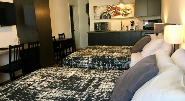 Четырёхместный номер Standard Hotel Historique et Manoir Route 66