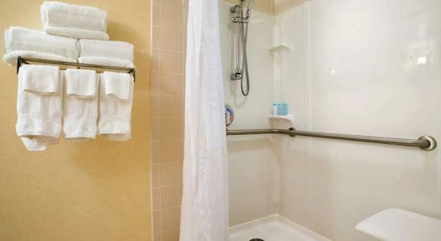 Номер Standard Hilton East Brunswick