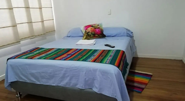 Коттедж Bed & Breakfast Local Home