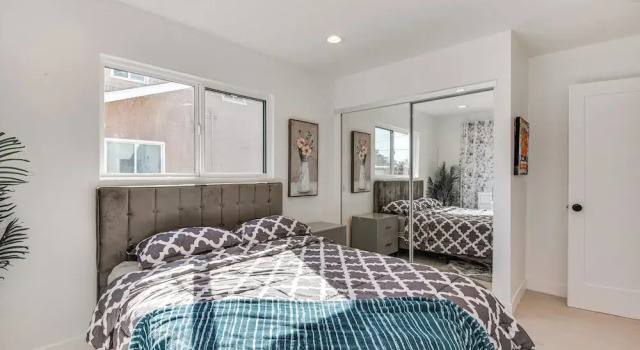 Коттедж с 4 комнатами 4 Mi to Sofi Stadium! 4BR Windsor Hills Retreat