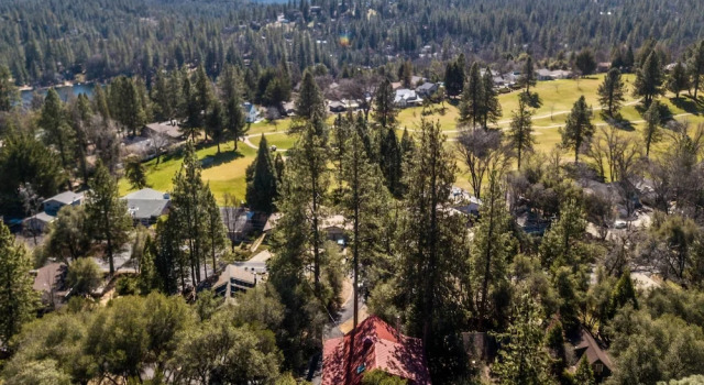 Walk to Pine Mountain Lake: Spacious Family Cabin