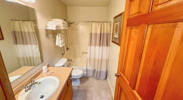 Четырёхместный номер Standard Settlement Inn & Lavender Spa