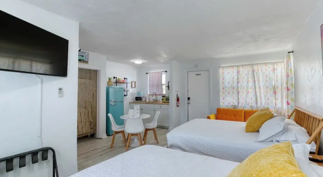 Номер Economy Pineapple Shores Retro Inn