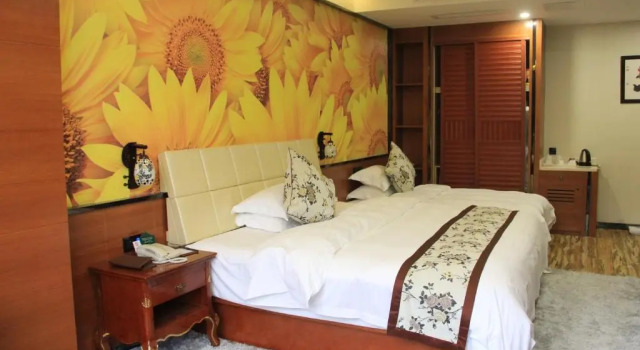 Long Men Shui Du Yang Xin Valley Hot Spring Hotel, Rezerwuj Hotel Hotele w Nanning z parkingiem, Parking