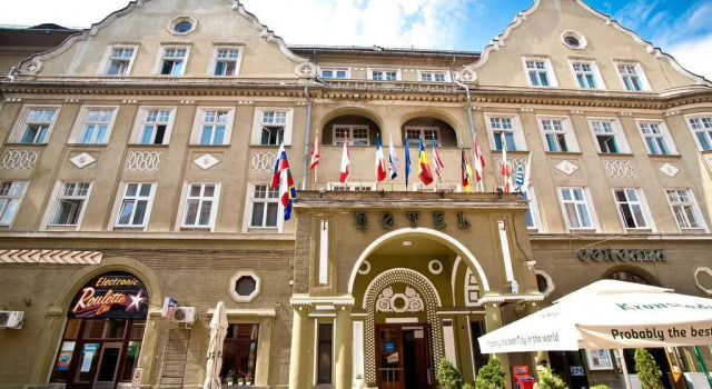 Coroana Hotel