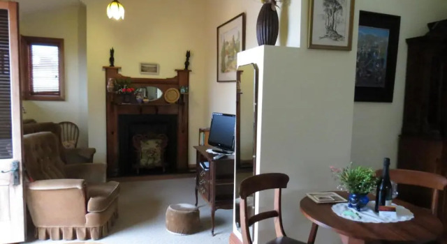 Студия McCloud House
