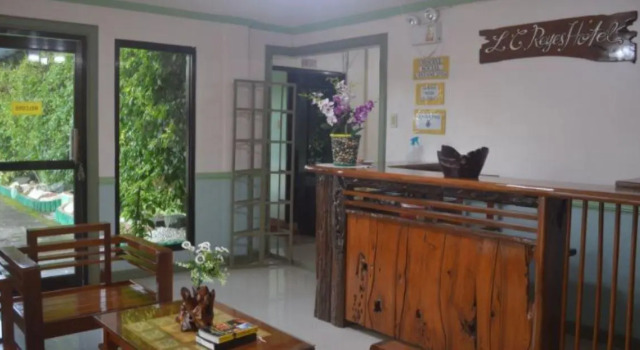 RedDoorz Plus near Bangui Windmills - Vaccinated Staff, Забронировать Отель Банги Лусон