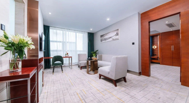 Люкс Executive Golden Tulip Wuhan Wangjiawan