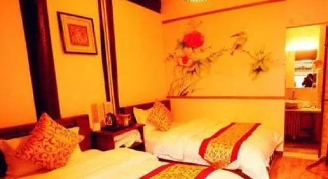 Indulged in Lijiang Inn, Забронировать Отель Лицзян Юньнань, рядом с Улица Сквер-стрит Древнего города Даянь