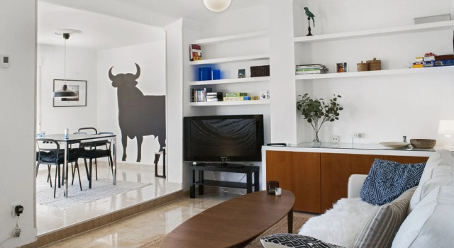 Beachclose Apartment with Large Terrace and Pool Ref 6