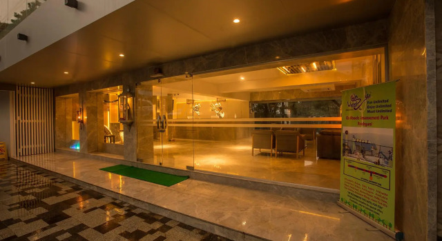 Orchid Hotel, Panchgani, Забронировать Отель Отели Панчгани с бассейном, Бассейн