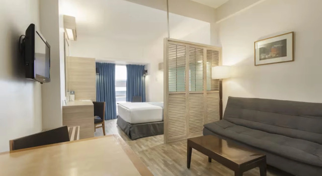 Двухместный люкс Microtel by Wyndham Mall of Asia