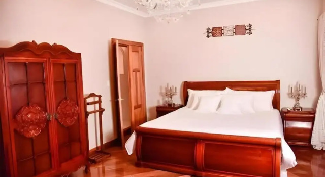 Двухместный номер Luxury с балконом Hotel de la plaza rotari