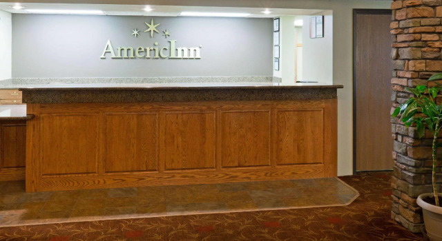 AmericInn Thief River Falls, Varaa Hotelli Hotellit Minnesota pysäköinnillä, Pysäköinti