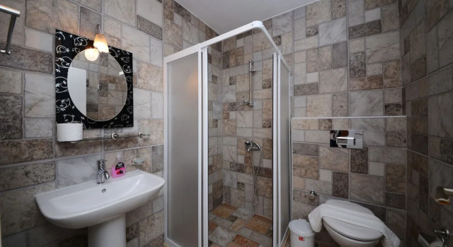 Трёхместный номер Standard с балконом Neruda Hotel