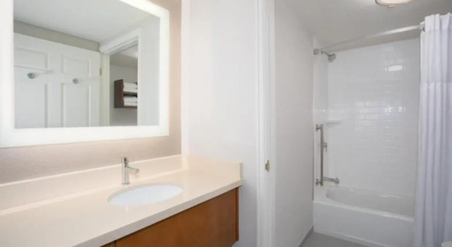 Люкс с 2 комнатами Staybridge Suites Denver International Airport by IHG