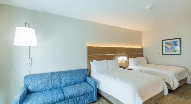 Четырёхместный люкс Holiday Inn Express & Suites Lindale - Tyler by IHG